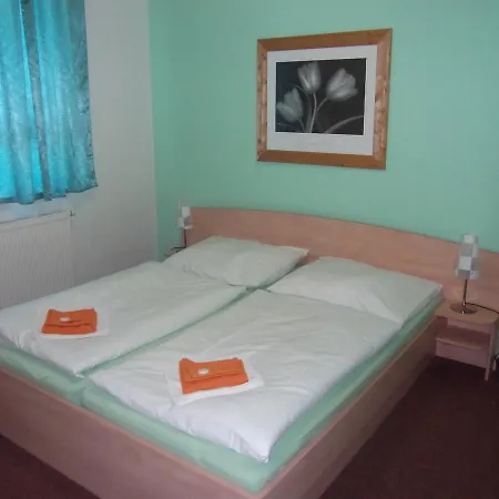 Sadek Hotel Dily